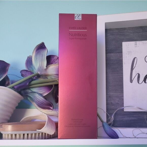 Estee Lauder Super Pomegranate Radiant Energy Face Lotion - Picture 11 of 15